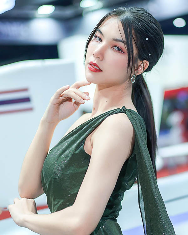 เหมยหลิน Maeylin Lin 